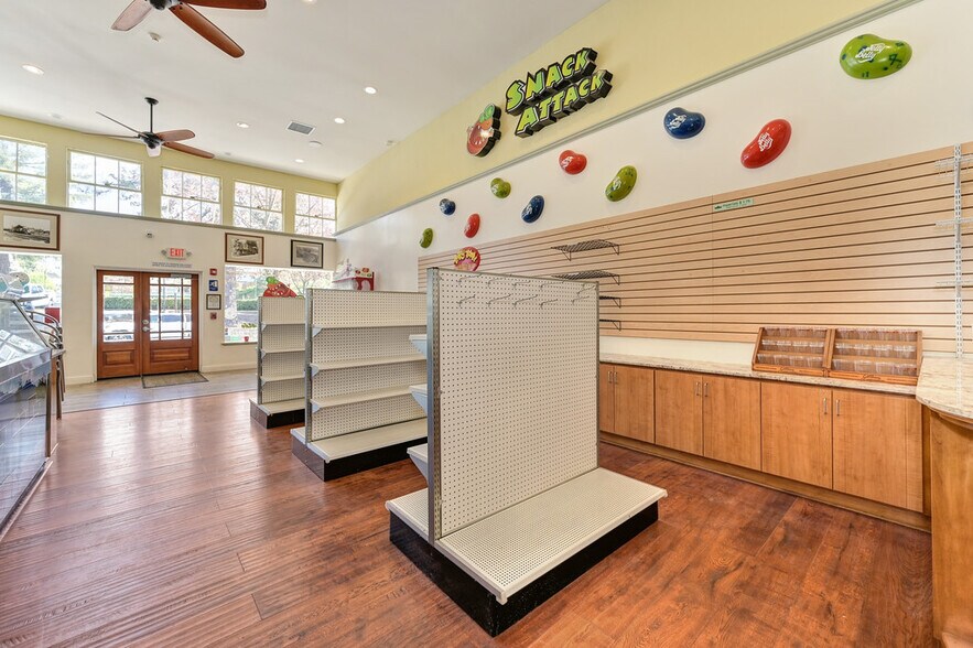 More Photos Of 27 S Main St, Colfax Storefront For Lease