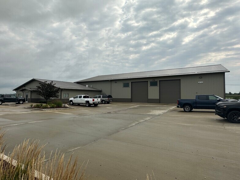 Primary Photo Of 24145 S La Grange Rd, Frankfort Manufacturing For Sale