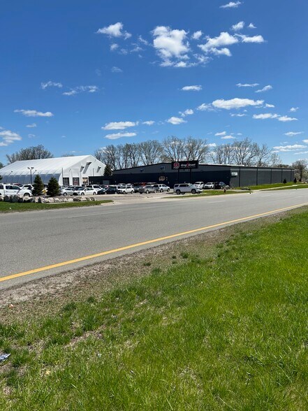 Primary Photo Of 45300 Mound Rd, Shelby Township Amusement Park For Sale