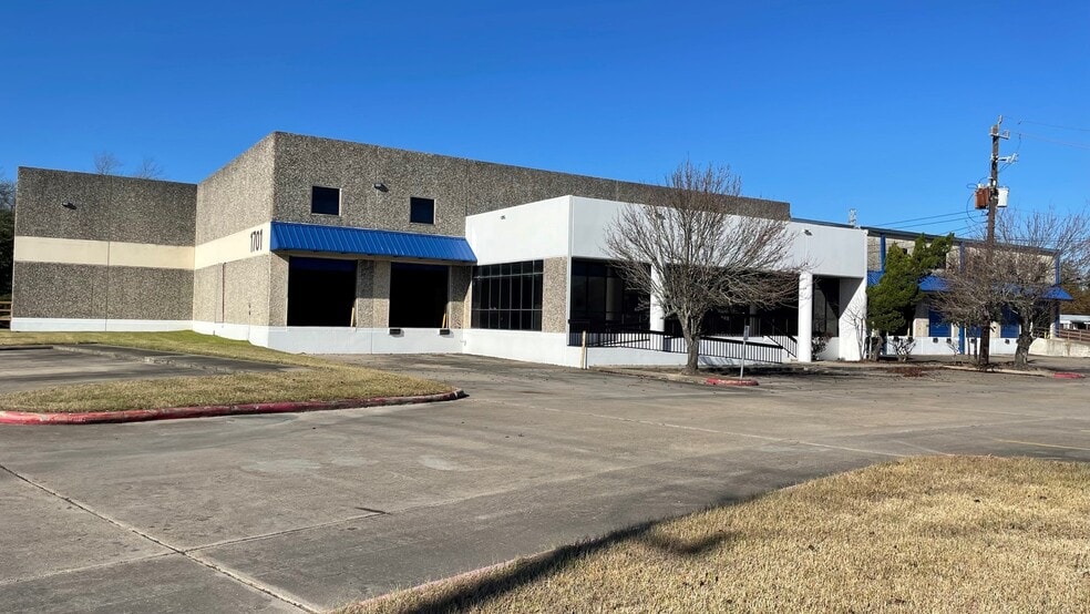 More Photos Of 1701 Massey Tompkins Rd, Houston Distribution For Sale