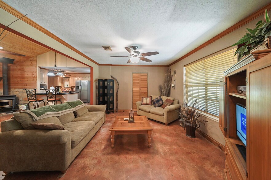 More Photos Of 19493 Keenan Cut Off Rd, Montgomery Office Residential For Sale