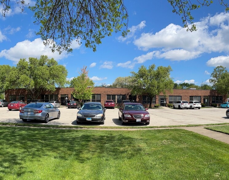 More Photos Of 800 W Central Rd, Mount Prospect Unknown For Lease