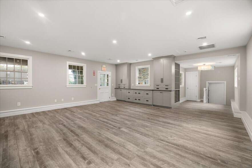 More Photos Of 1 E Mill Rd, Long Valley Office For Sale