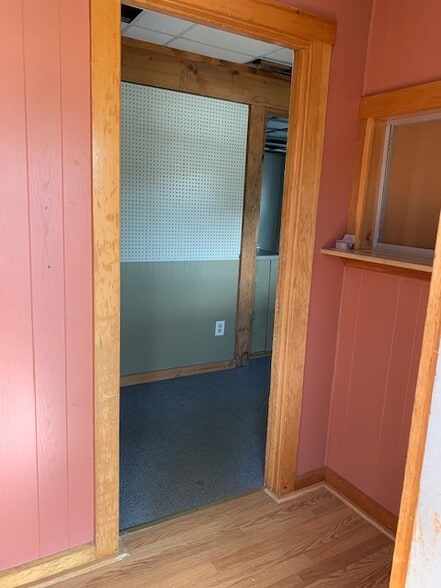 More Photos Of 1049 Tiogue Ave, Coventry Showroom For Lease