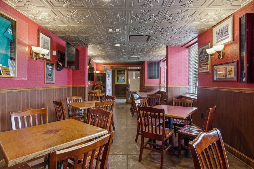 More Photos Of 442 Water St, Eau Claire Bar For Sale