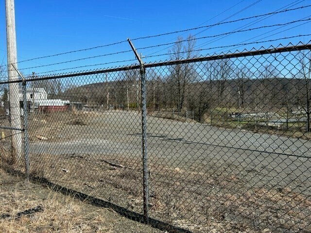 More Photos Of 296 Poplar Neck Rd, Birdsboro Industrial For Sale