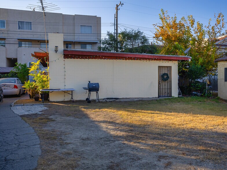 Primary Photo Of 2309 N Niagara St, Burbank Land For Sale