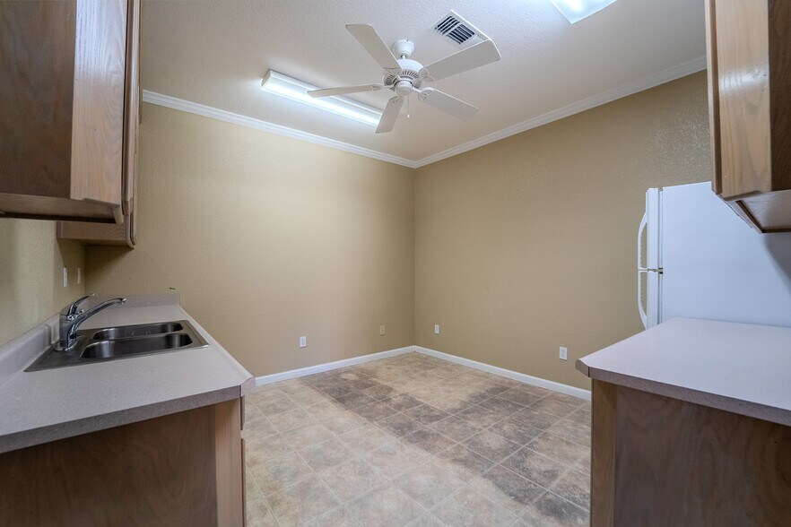 More Photos Of 642 Bridge St, Yuba City Office For Sale