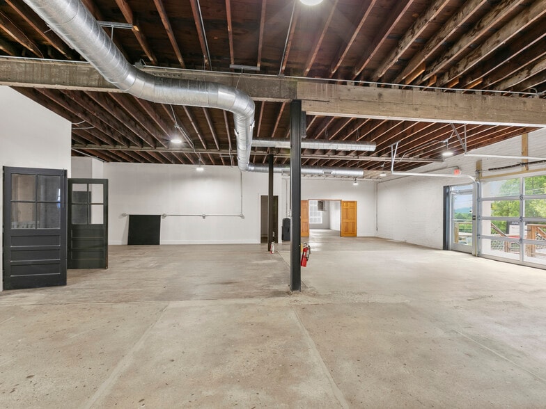 More Photos Of 37 N Broad St, Brevard Storefront Retail Office For Lease