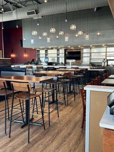 More Photos Of 2300-2328 Showtime Dr, Lansing Restaurant For Lease