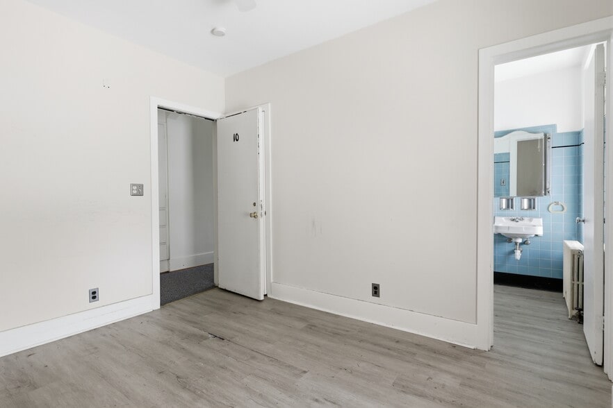 More Photos Of 193 Elk St, Buffalo Religious Facility For Sale