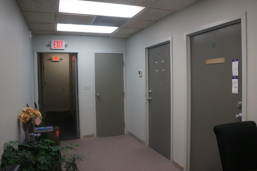 More Photos Of 53 E Ridgewood Ave, Ridgewood Freestanding For Sale