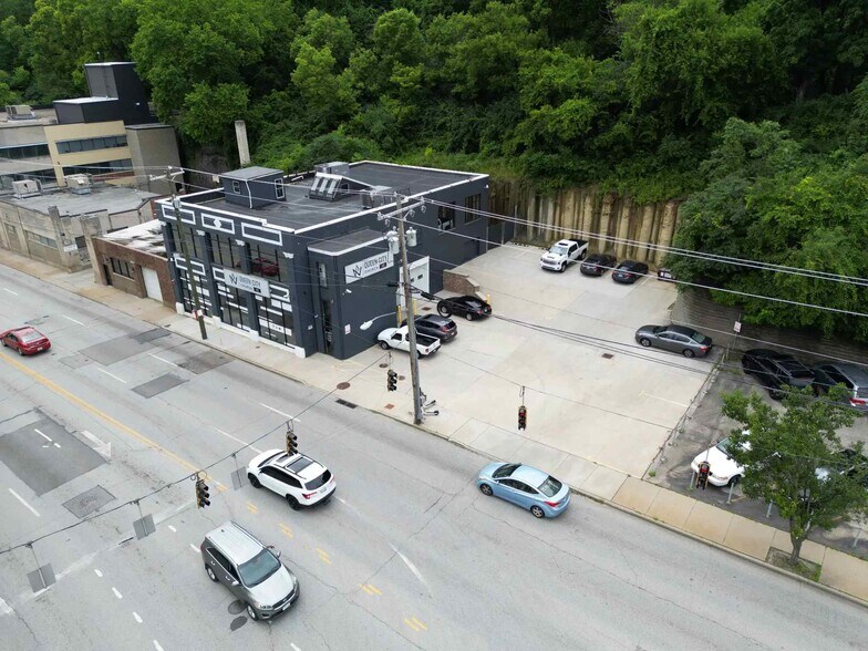 More Photos Of 1635 Reading Rd, Cincinnati Loft Creative Space For Lease