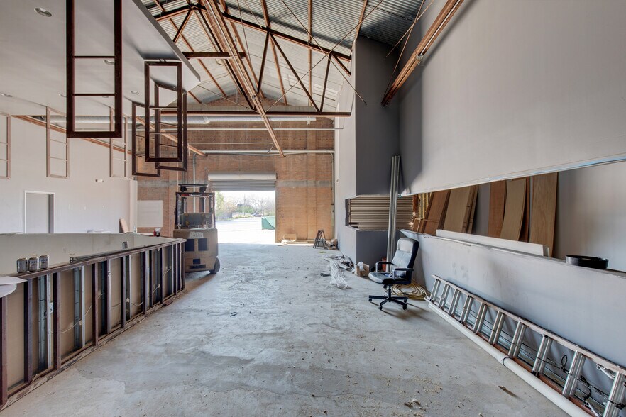 More Photos Of 3229 Navigation Blvd, Houston Warehouse For Sale