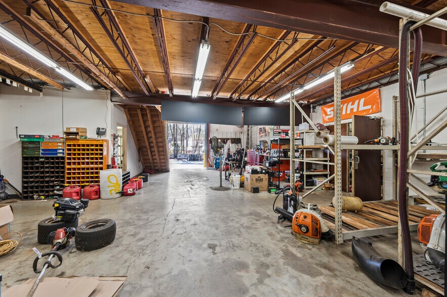 More Photos Of 3242 S Main St, Salisbury Storefront For Sale