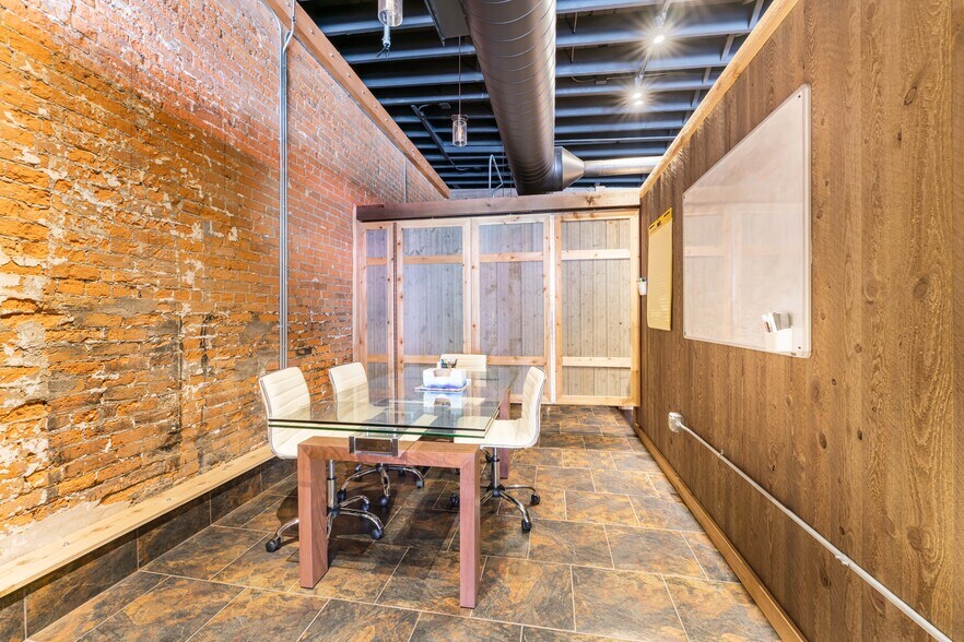 More Photos Of 230 1st Ave E, Shakopee Storefront For Sale