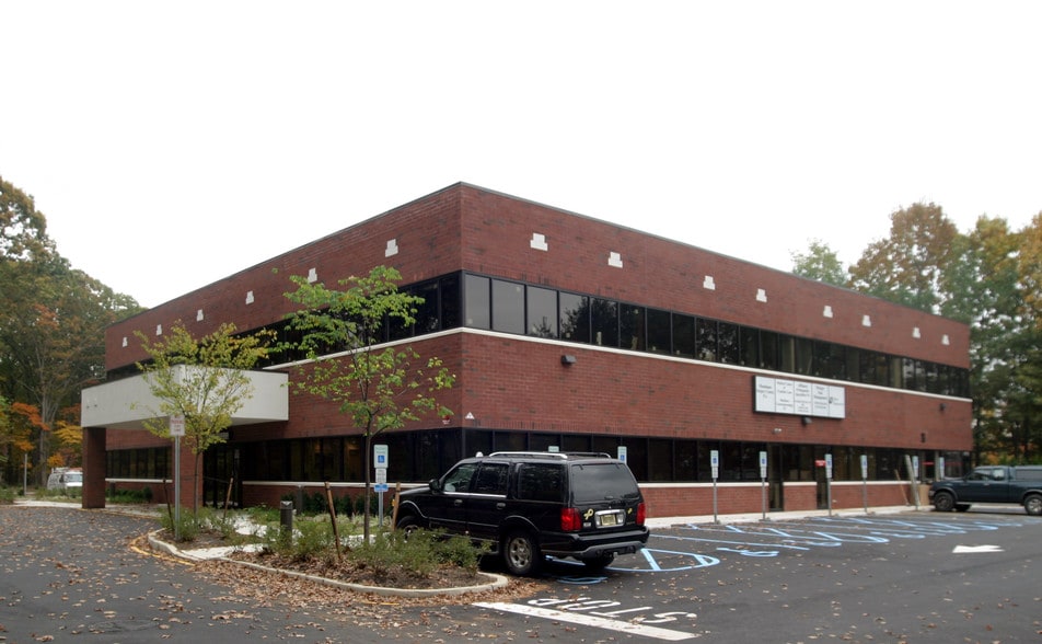 More Photos Of 50 Franklin Ln, Manalapan Township Office For Lease