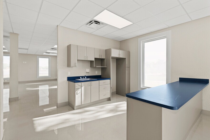 More Photos Of 431 N Kirkman Rd, Orlando Medical For Lease