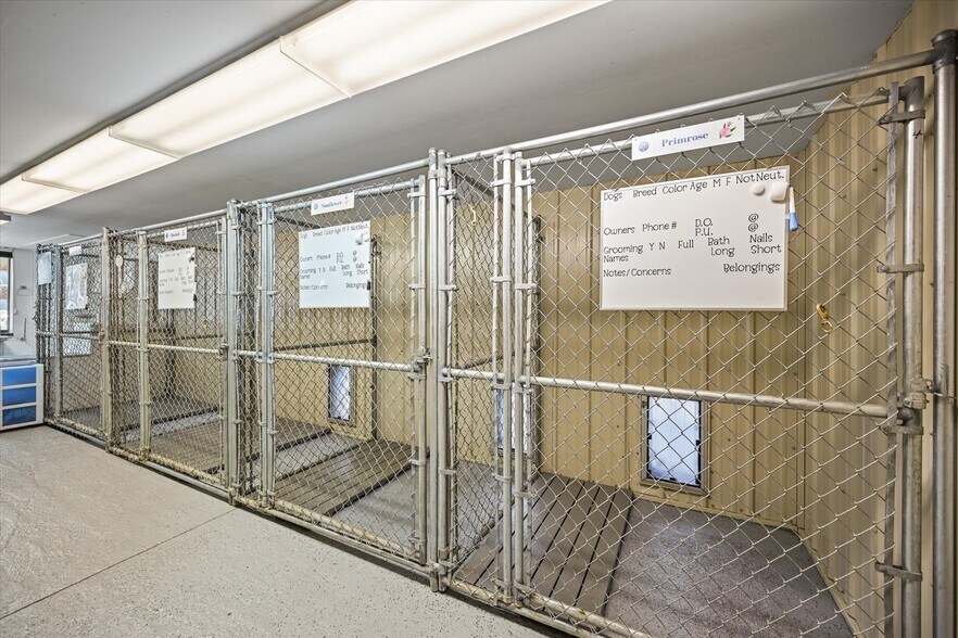 More Photos Of 1335 S Kio St, Watkins Veterinarian Kennel For Sale