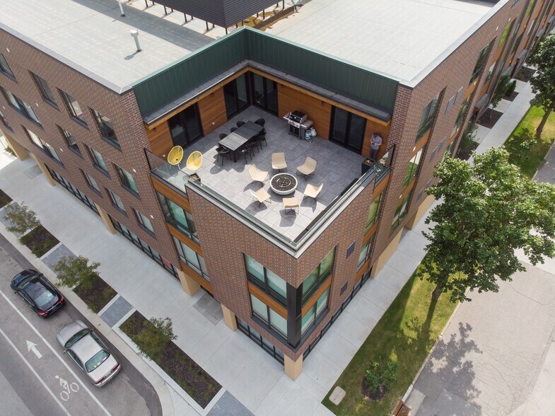 More Photos Of 2530 University Ave, Des Moines Apartments For Lease