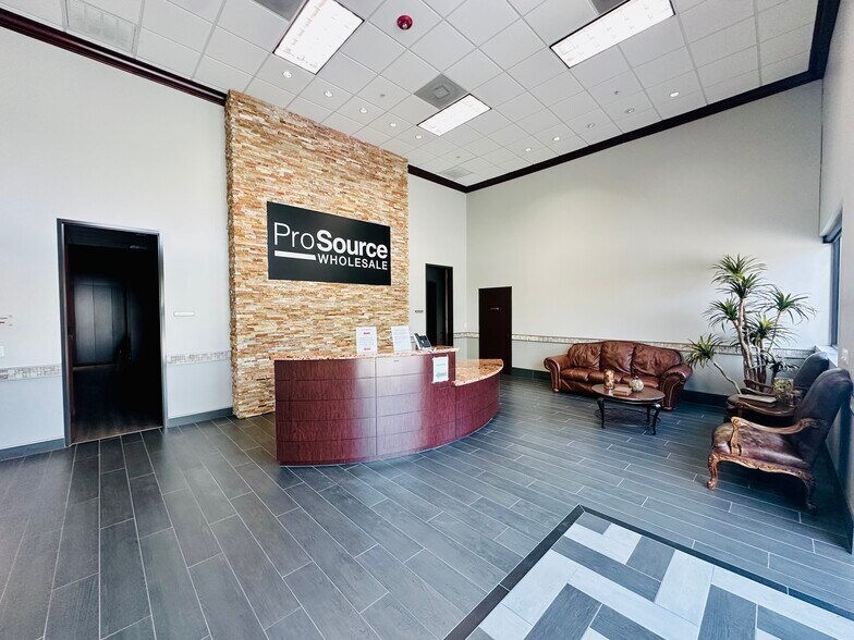 More Photos Of 4730 Blalock Rd, Houston Showroom For Sale