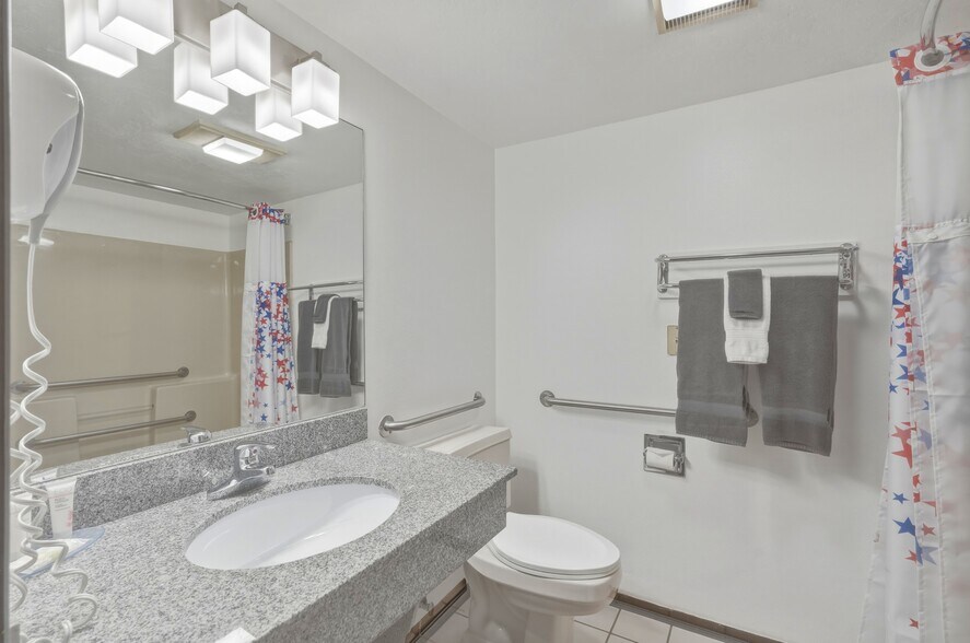 More Photos Of 311 E Main St, Vernal Hotel For Sale
