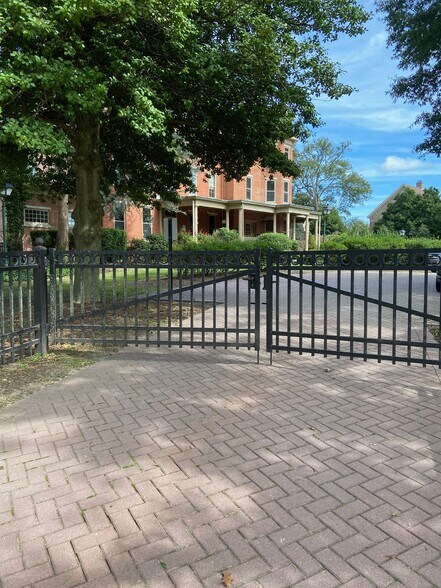 More Photos Of 144 Kings Hwy, Dover Office For Lease