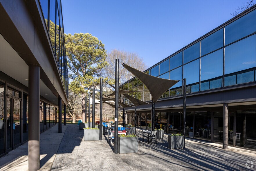 More Photos Of 6075 The Corners Pky, Peachtree Corners Office For Lease