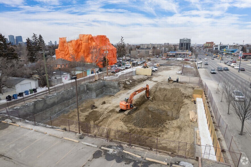 More Photos Of 425 16 Av NE, Calgary Apartments For Lease