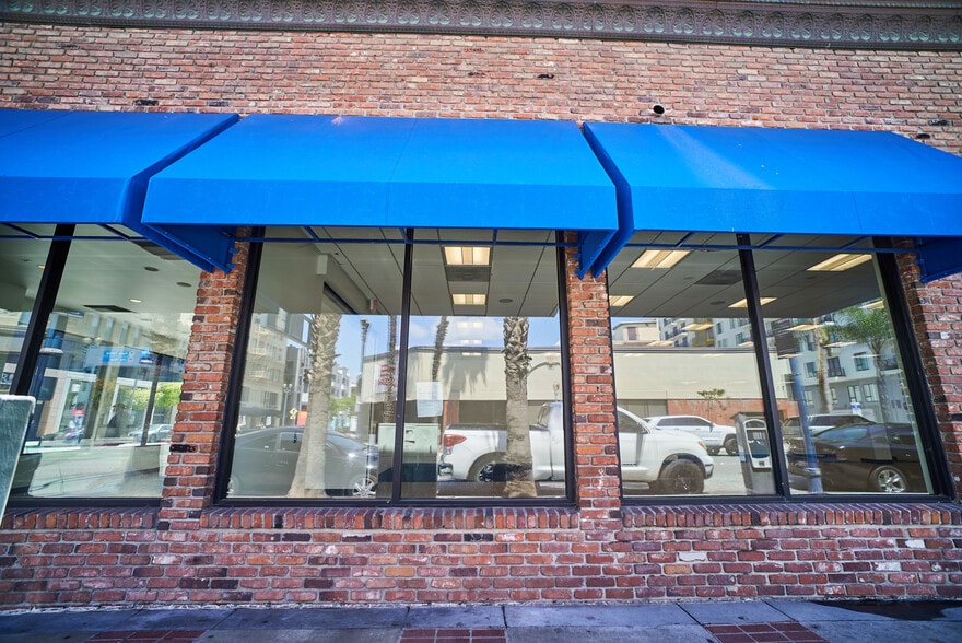 More Photos Of 108 W 3rd St, Long Beach Restaurant For Lease