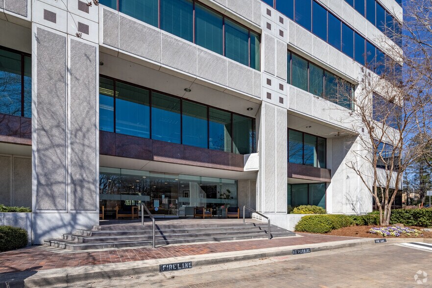 More Photos Of 2970 Clairmont Rd NE, Atlanta Medical For Lease