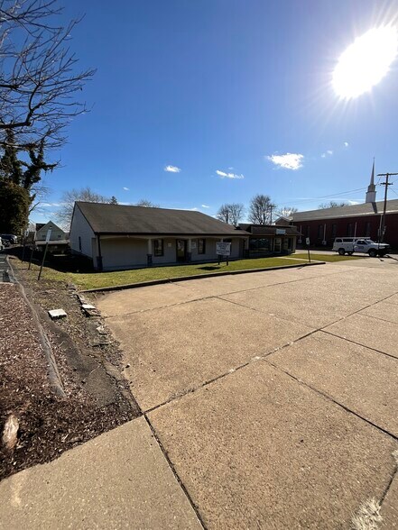 More Photos Of 1000-1010 Broadview Blvd, Brackenridge Freestanding For Sale