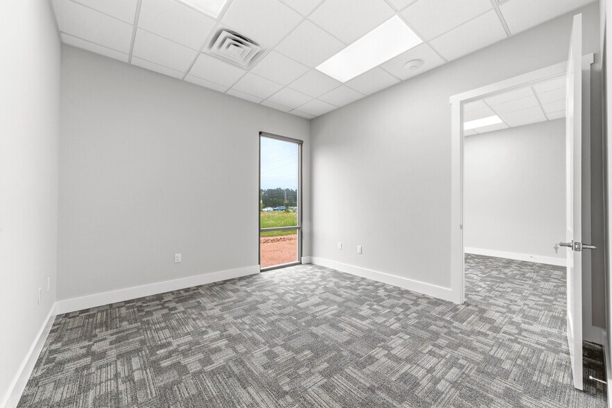 More Photos Of 28809 Hardin Store Rd, Magnolia Office For Lease