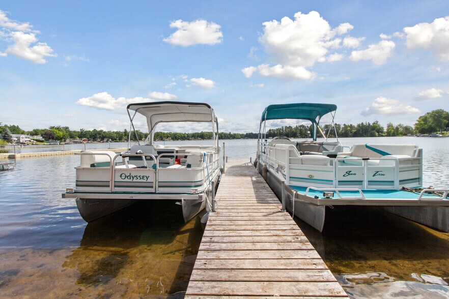 More Photos Of 4998 Main Ext, Long Lake Hospitality For Sale