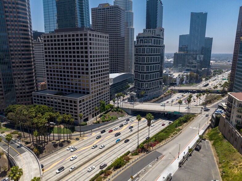 More Photos Of 915 Wilshire Blvd, Los Angeles Office For Lease
