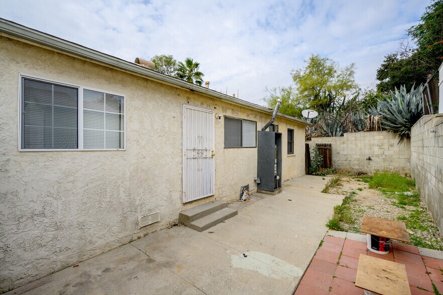 More Photos Of 7025 Day St, Tujunga Multifamily For Sale