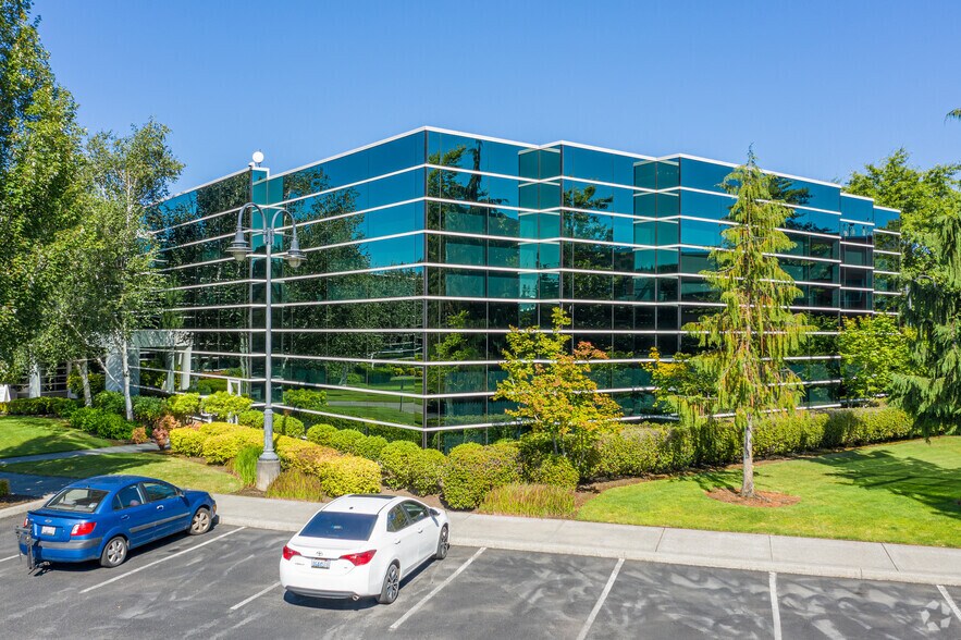 More Photos Of 222 NE Park Plaza Dr, Vancouver Office For Lease