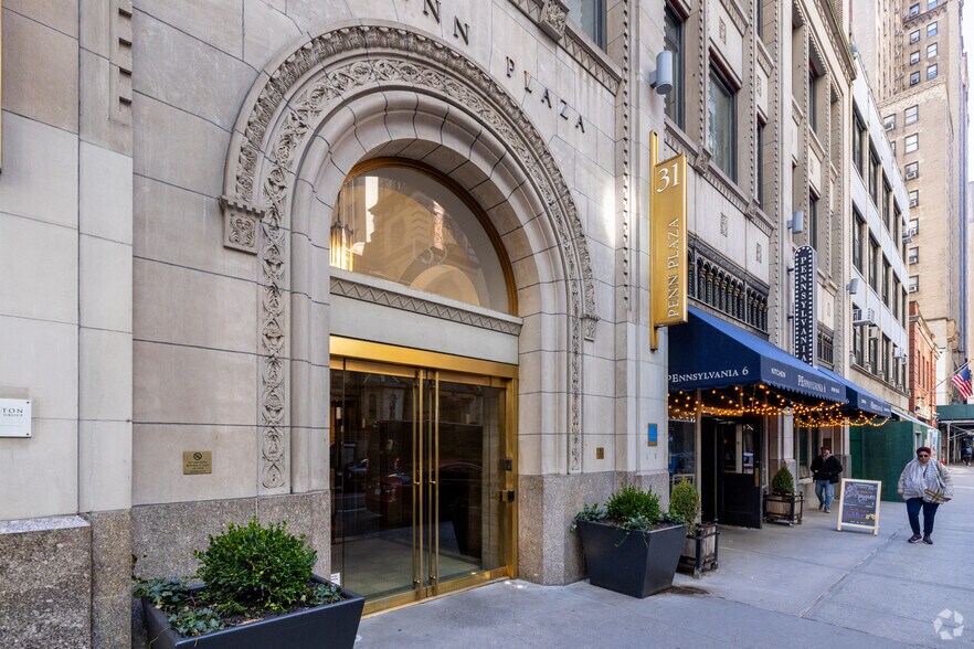 More Photos Of 132 W 31st St, New York Office For Sale