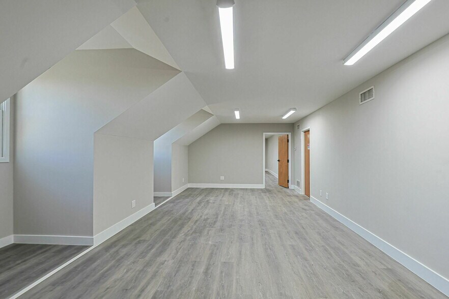 More Photos Of 1906 Warm Springs Rd, Columbus Medical For Sale