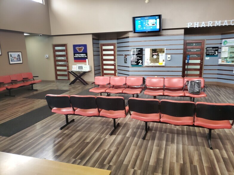 More Photos Of 2575 W Broad St, Columbus Office For Sale