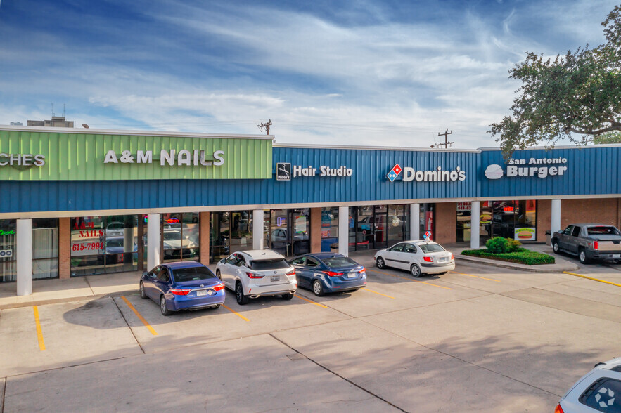 Primary Photo Of 8434-8498 Fredericksburg Rd, San Antonio Unknown For Lease