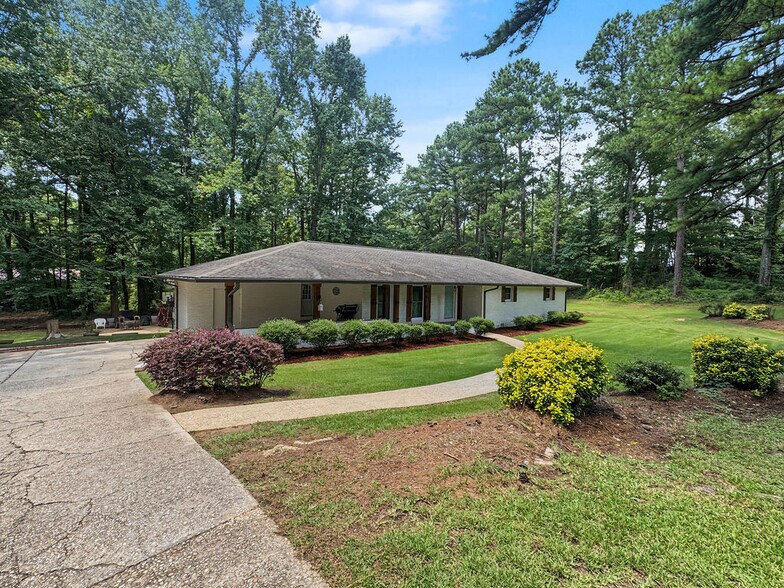 More Photos Of 5602 Highway 69 N, Northport Flex For Sale