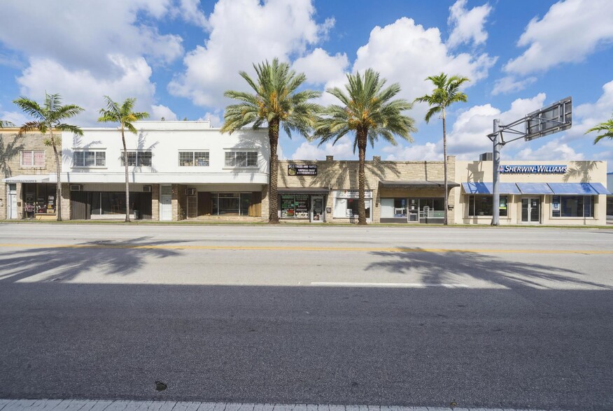 More Photos Of 13-17 N Federal Hwy, Dania Storefront For Sale