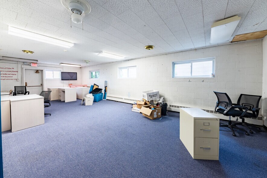 More Photos Of 1493 University Ave, Morgantown Sorority Fraternity House For Sale