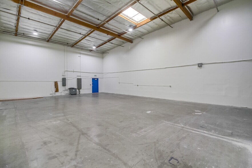 More Photos Of 511-571 5th St, San Fernando Manufacturing For Lease