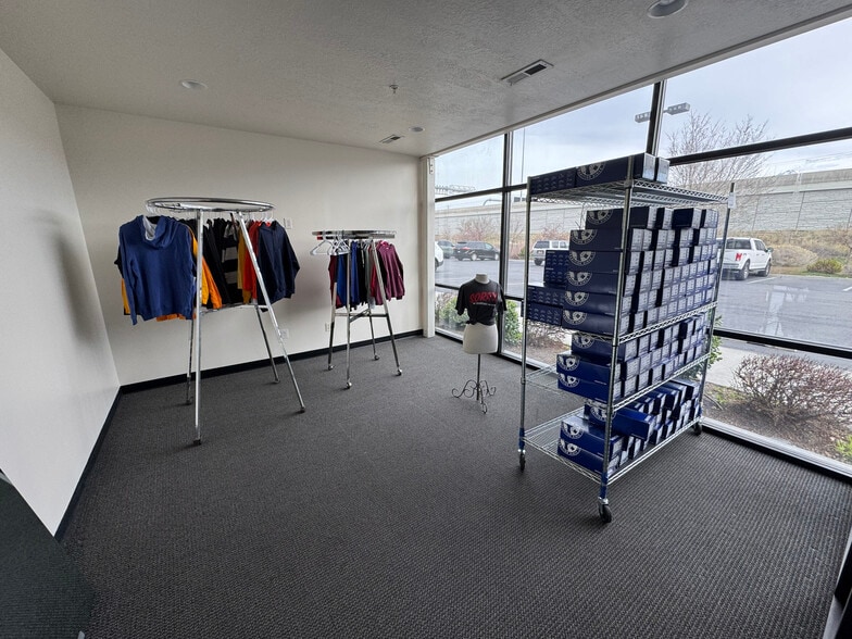 More Photos Of 870 N 100 E, Lehi Warehouse For Lease