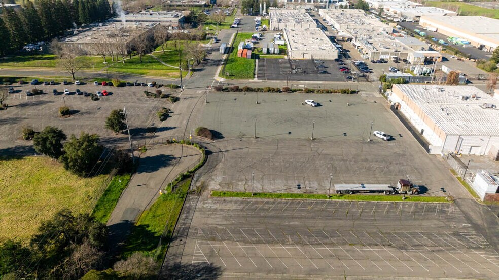 More Photos Of Northpoint Pky, Santa Rosa Land For Lease