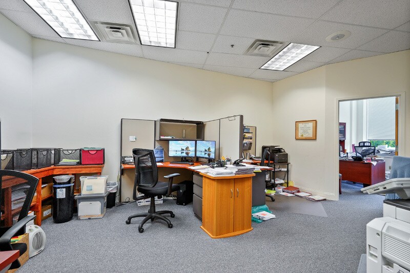 More Photos Of 4437 Brookfield Corporate Dr, Chantilly Office For Sale