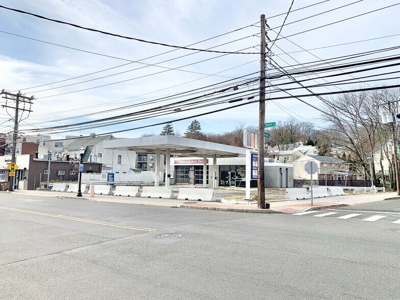 More Photos Of 936 Hope St, Stamford Service Station For Sale