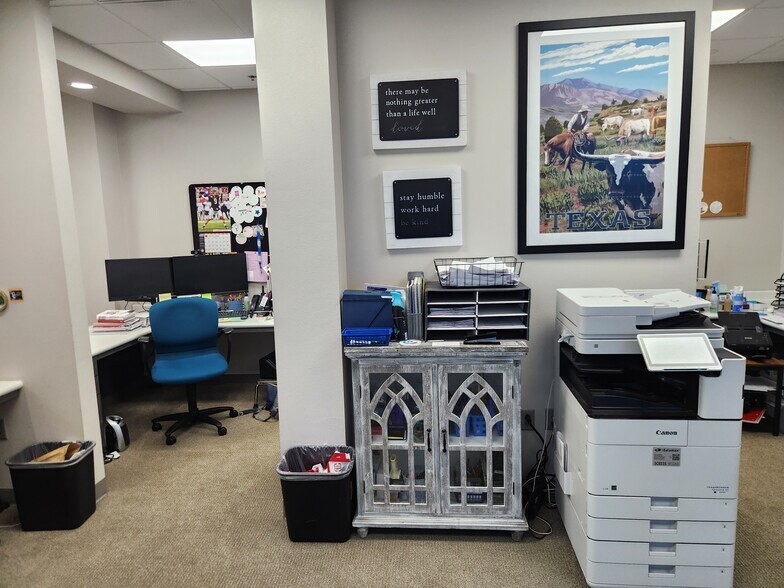 More Photos Of 2895 Lewis Ln, Paris Medical For Sale